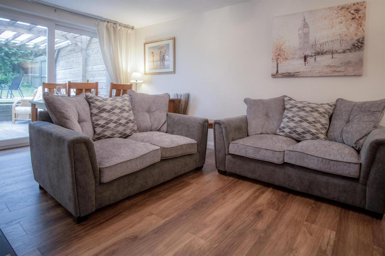 Seawinds - 2 Bedroom Bungalow - Pentlepoir Kilgetty Bagian luar foto