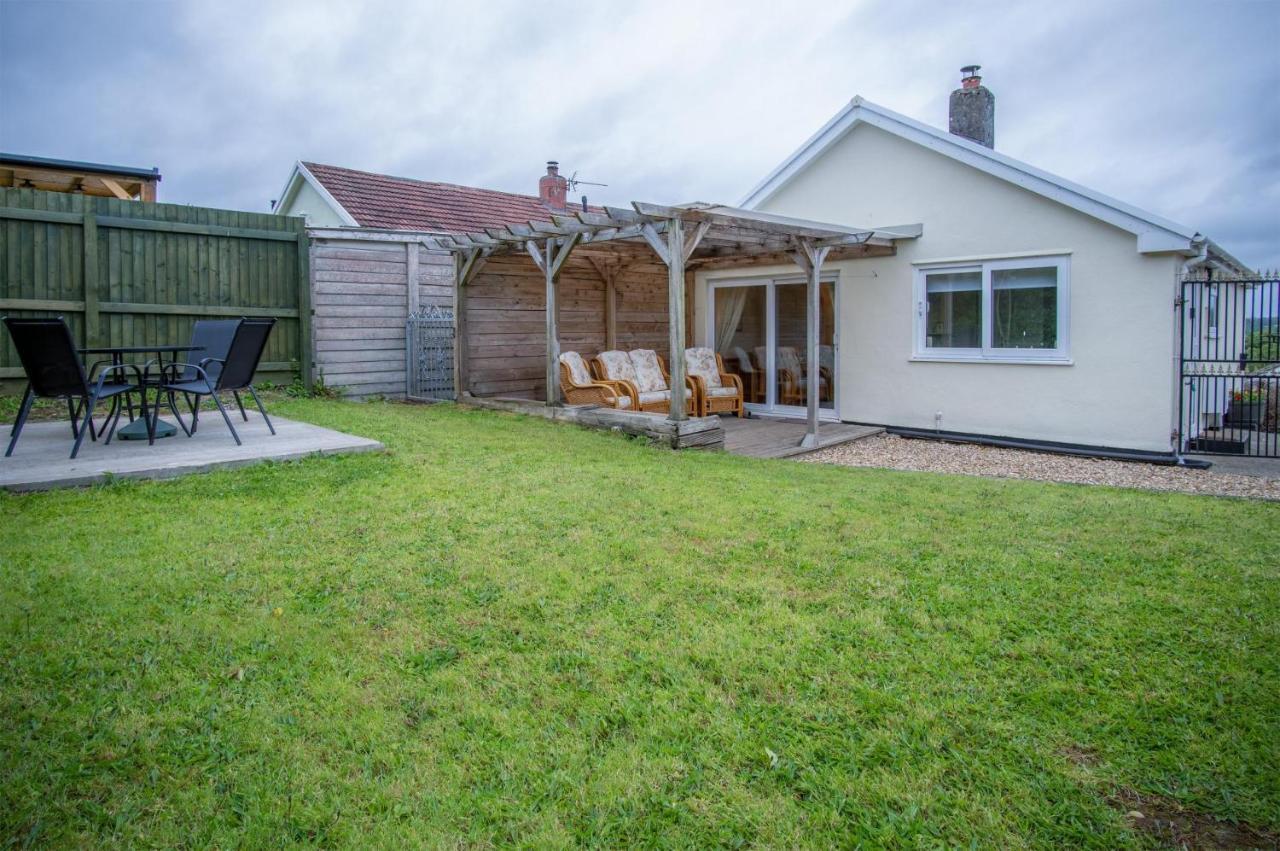 Seawinds - 2 Bedroom Bungalow - Pentlepoir Kilgetty Bagian luar foto