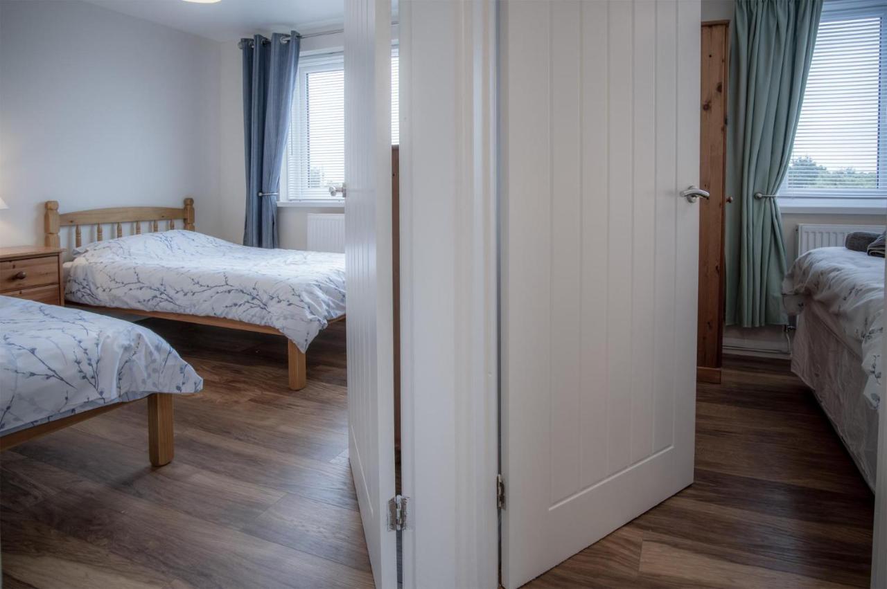 Seawinds - 2 Bedroom Bungalow - Pentlepoir Kilgetty Bagian luar foto